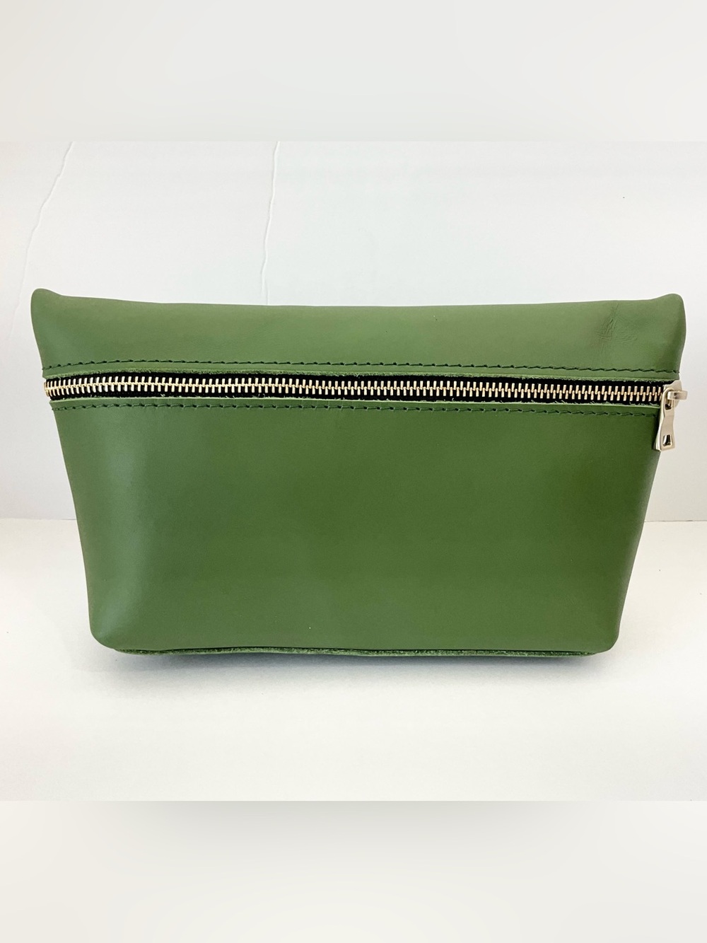 Portland Leather Classic Large Makeup Bag in Cactus-NEW